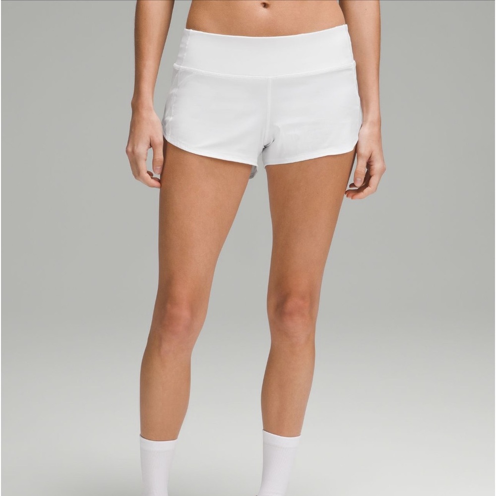 Lululemon Speed Up Size 6 2.5 inch White